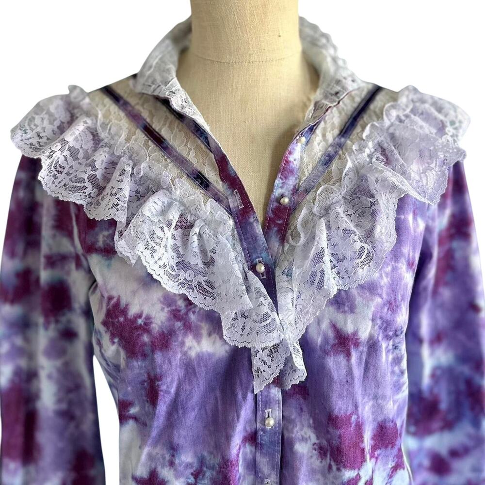 Womens Top Medium Tie Dye Purple Long Sleeve Button Up Western Style Lace Trim - Picture 2 of 8